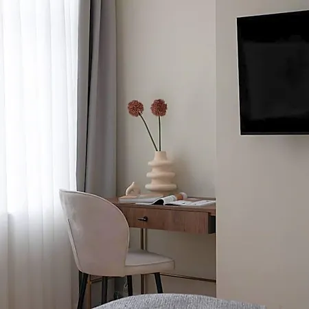 Bob W Oosterpark Aparthotel 4*