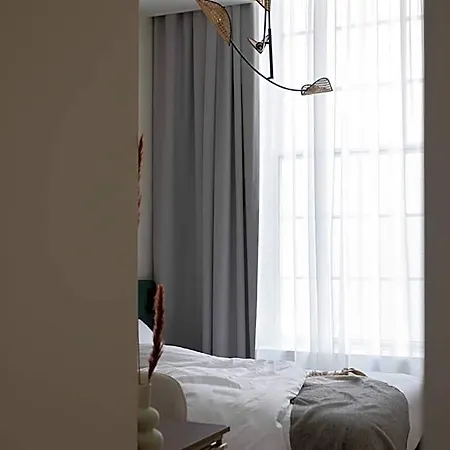 Aparthotel Bob W Oosterpark 4*