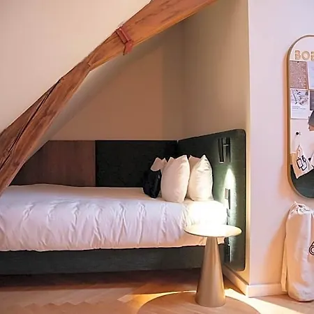 Bob W Oosterpark Aparthotel 4*