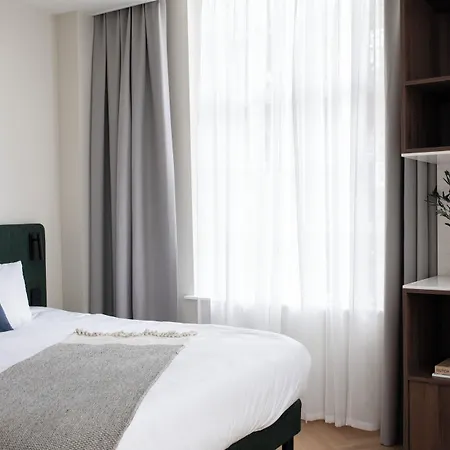Aparthotel Bob W Oosterpark 4*