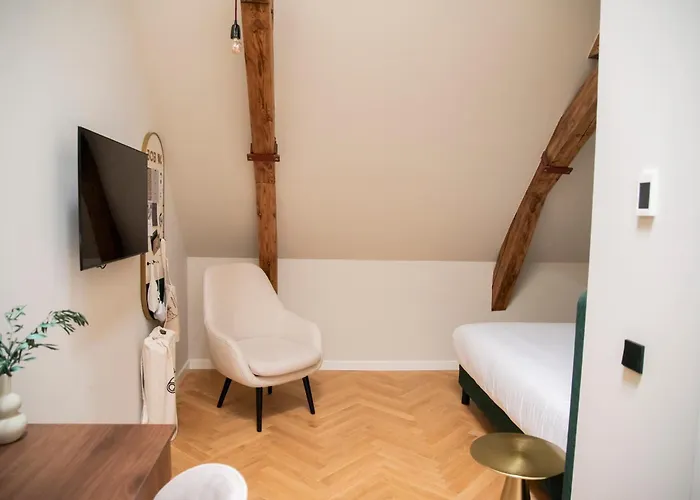 Bob W Oosterpark 아파트호텔 4*