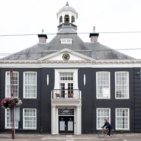 Bob W Oosterpark Aparthotel 4*