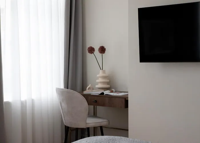 Bob W Oosterpark Aparthotel 4*