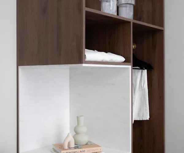 Bob W Oosterpark Aparthotel 4*